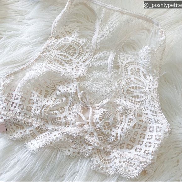Victoria's Secret lined Lace Flower detail Wireless Dream Angels Bralette - Picture 4 of 9